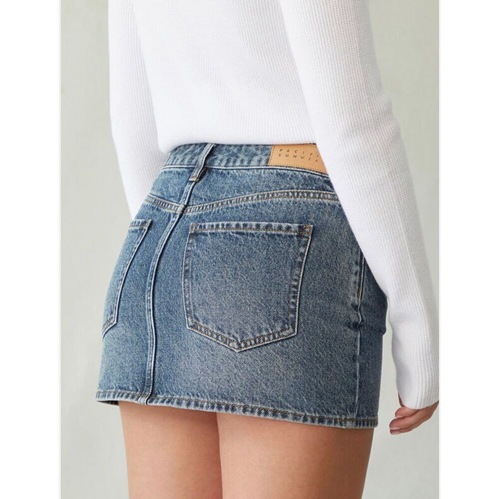 Pacsun Bella Dark Indigo Mid Rise Denim Mini Skirt Women’s Size 000/23 - Picture 2 of 6
